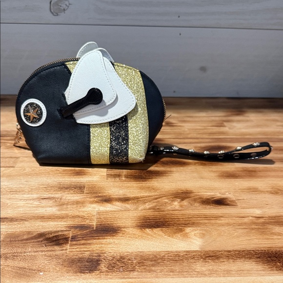 Betsey Johnson Kitsch Sting Me Bumble Bee Clutch Wristlet Bag Women's Black Gold - Picture 4 of 16
